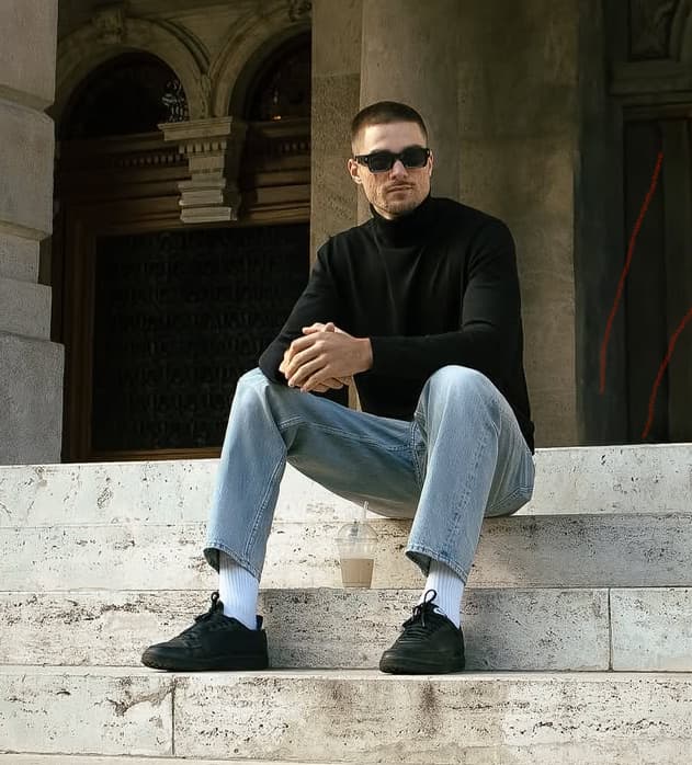 Даниель Овчаров